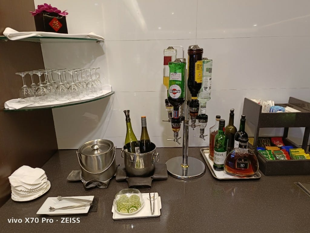 【桃園美食】桃園機場貴賓室VIP LOUNGE，長榮&東方宇逸