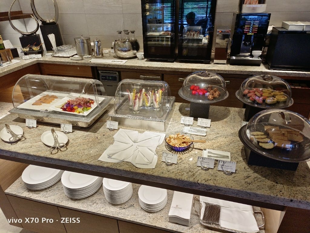 【日本沖繩住宿】沖繩島萬麗度假酒店，可以和海豚共游的親子友善飯店