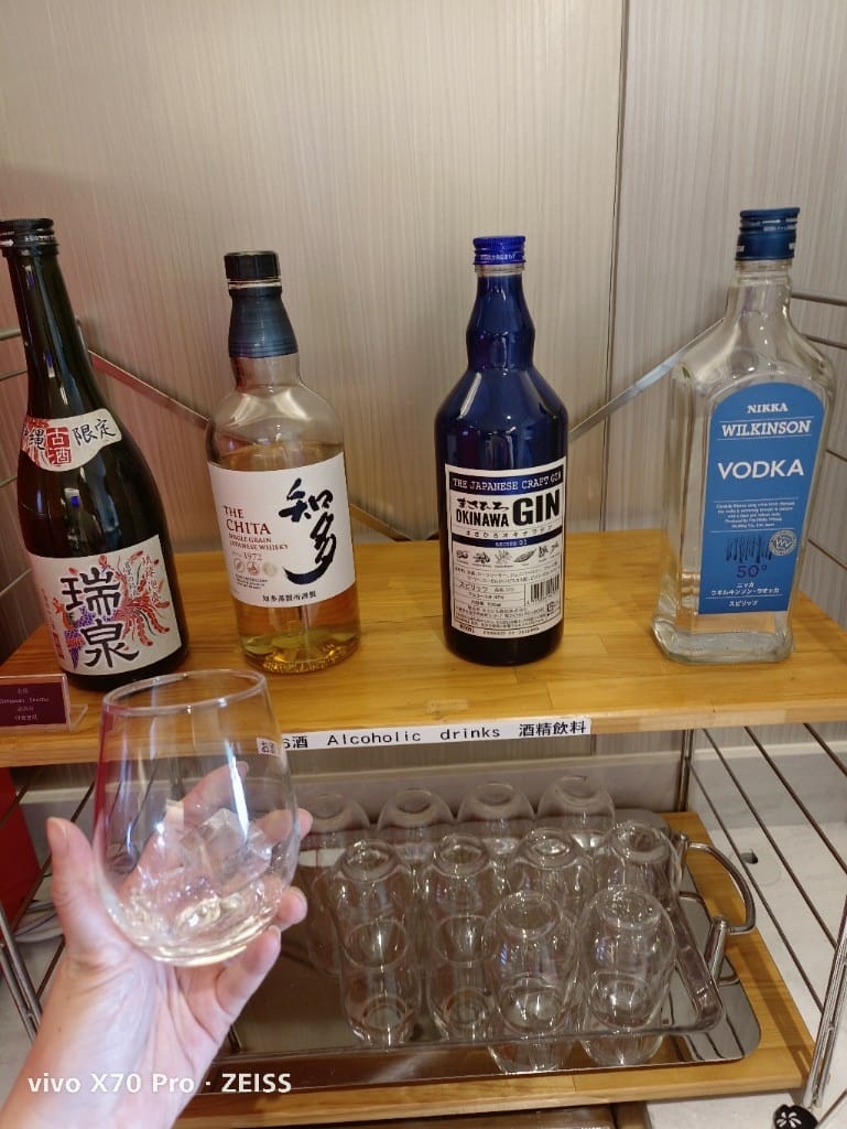 【沖繩吃到飽】那霸國際機場貴賓室，琉輪Lounge