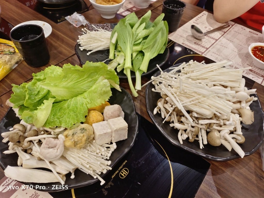 【新莊吃到飽】沐沐鍋物MUMU新莊中平店，八方悅二代店，自助吧吃到飽3訪