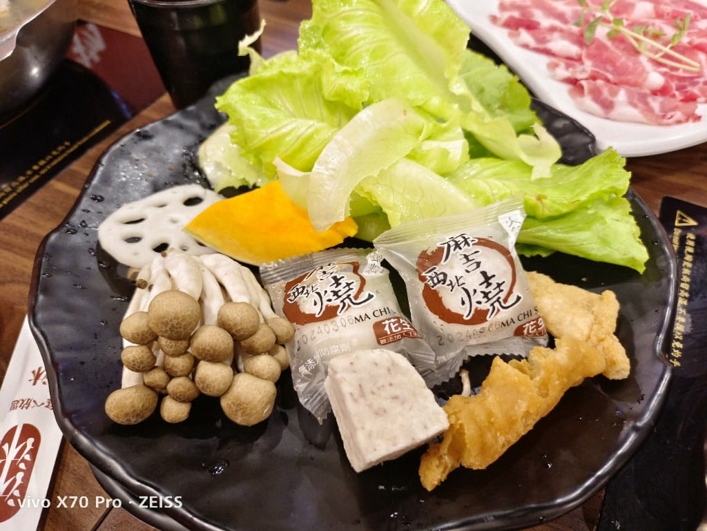 【新莊吃到飽】沐沐鍋物MUMU新莊中平店，八方悅二代店，自助吧吃到飽3訪
