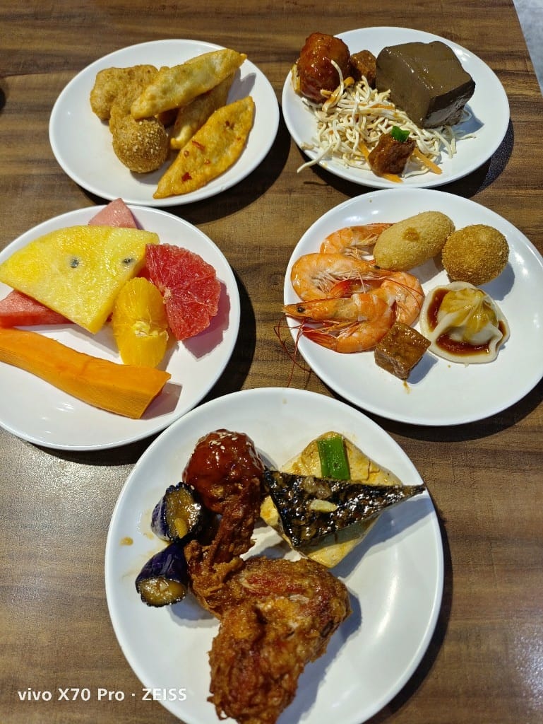 【中和吃到飽】我家牛排中和店5訪，水果超浮誇的自助吧吃到飽❤️