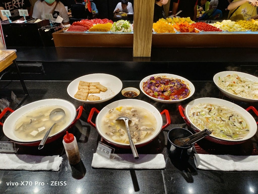 【中和吃到飽】我家牛排中和店5訪，水果超浮誇的自助吧吃到飽❤️