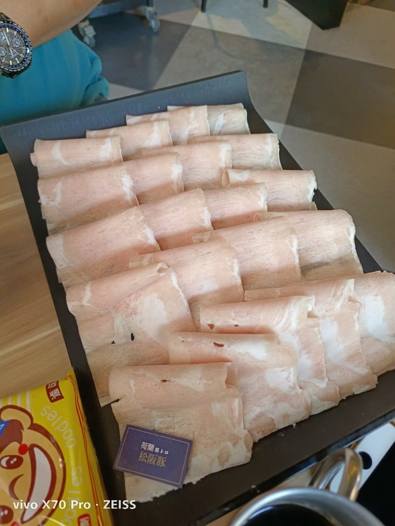 【新莊美食】大魔大滿足鍋物新莊店，號稱全台最強制霸級肉品火鍋店3訪