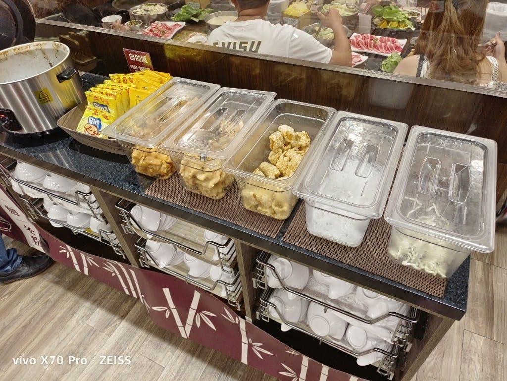【新莊吃到飽】沐沐鍋物MUMU新莊中平店，八方悅二代店，自助吧吃到飽3訪