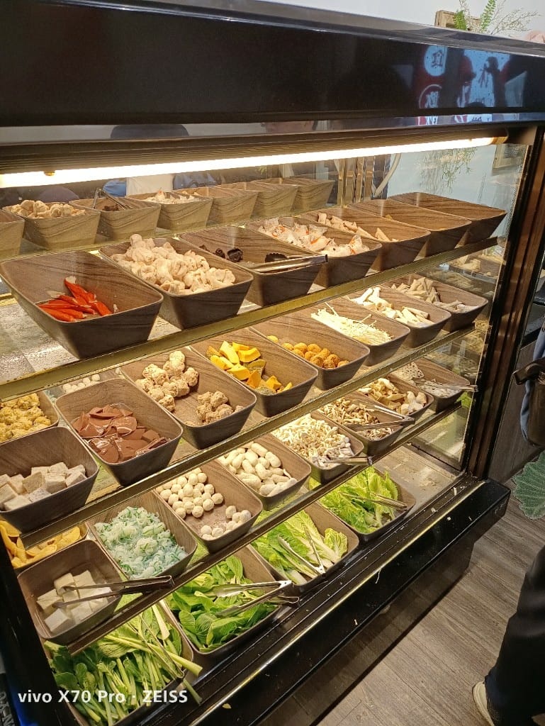 【新莊吃到飽】沐沐鍋物MUMU新莊中平店，八方悅二代店，自助吧吃到飽3訪