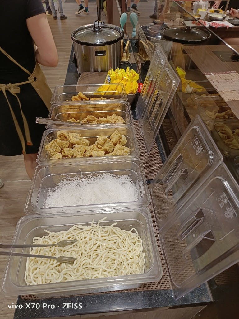 【新莊吃到飽】沐沐鍋物MUMU新莊中平店，八方悅二代店，自助吧吃到飽3訪