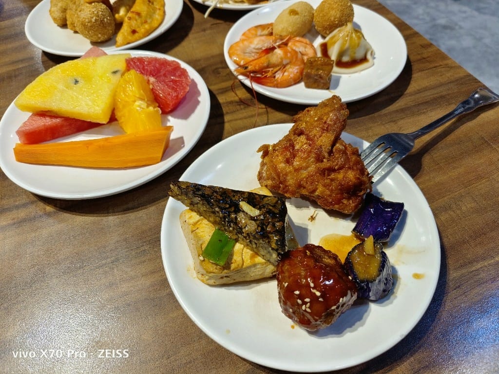 【中和吃到飽】我家牛排中和店5訪，水果超浮誇的自助吧吃到飽❤️