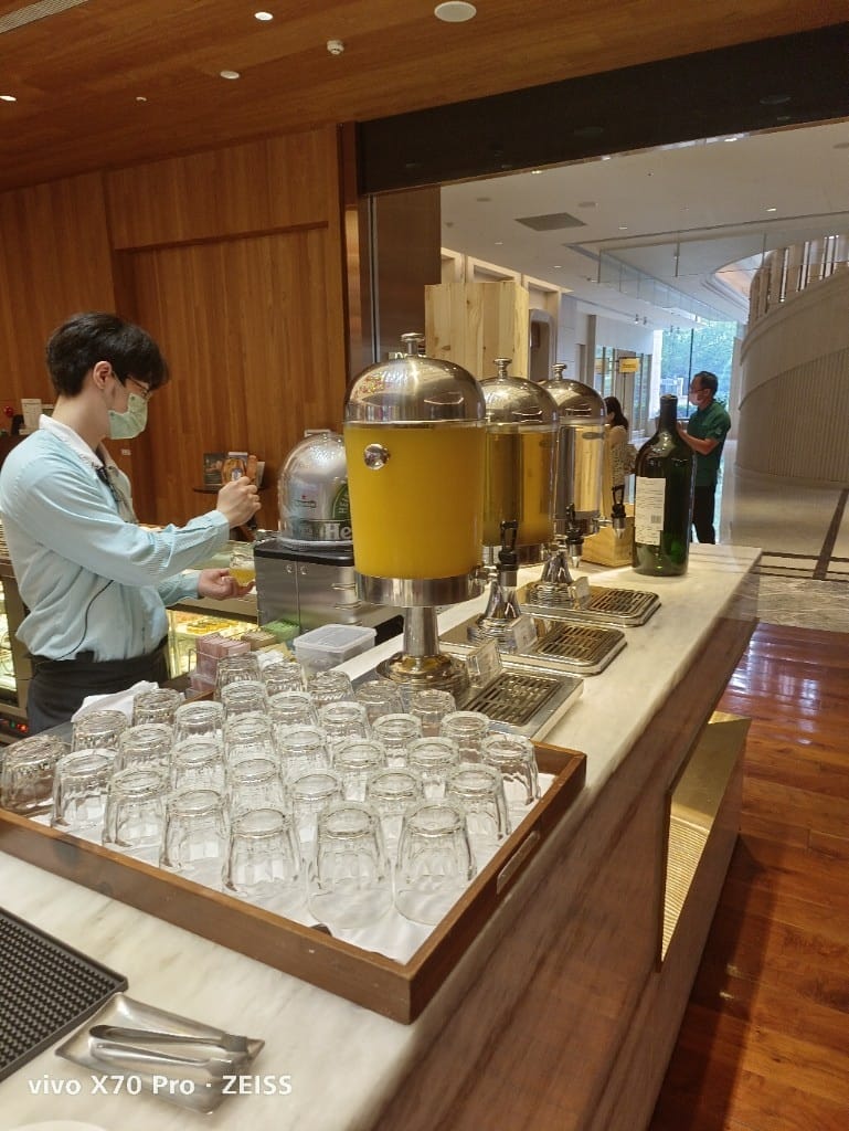 【台北吃到飽】美福彩匯午餐21訪，金卡會員買一送一
