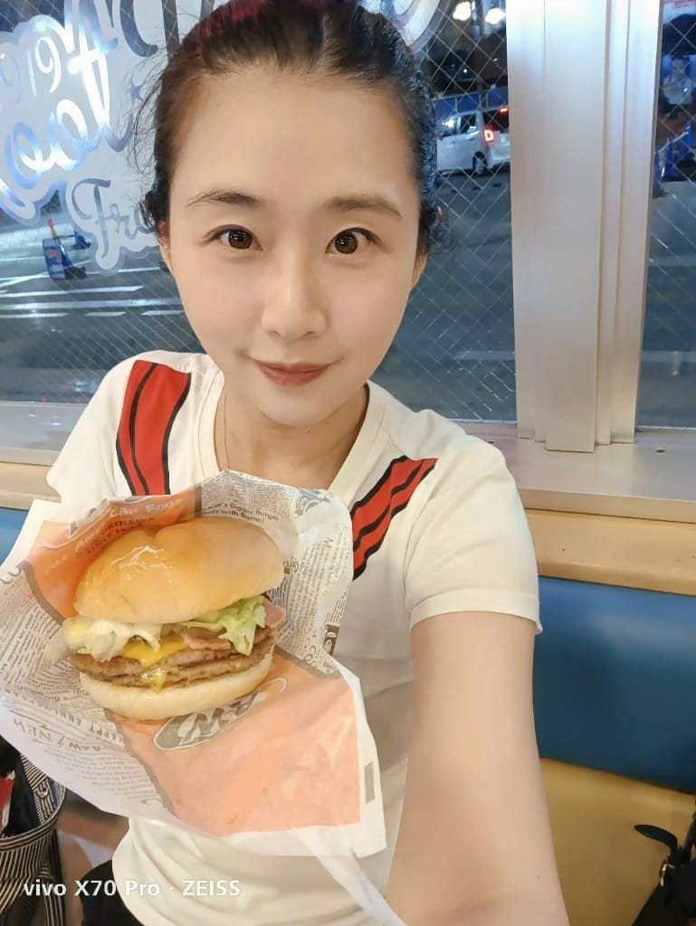 【沖繩美食】AW漢堡那霸新都心店，沖繩必吃的特色風味漢堡！ 20230520