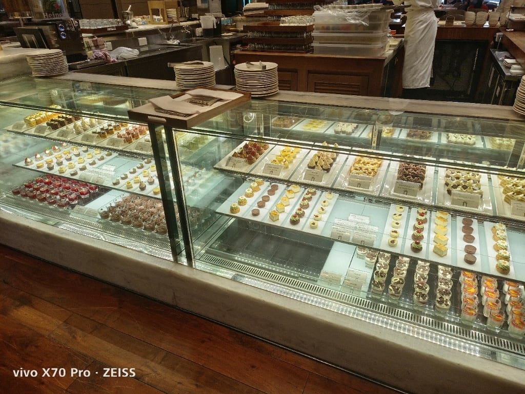 【台北吃到飽】美福彩匯午餐21訪，金卡會員買一送一