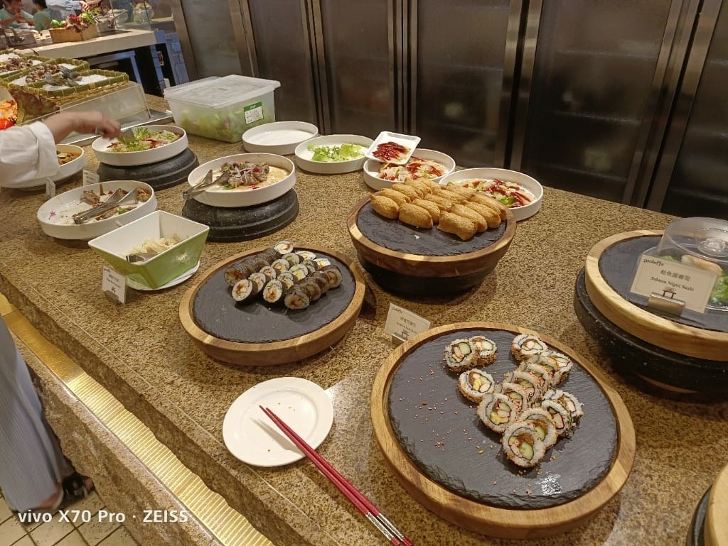 【台北吃到飽】美福彩匯午餐21訪，金卡會員買一送一