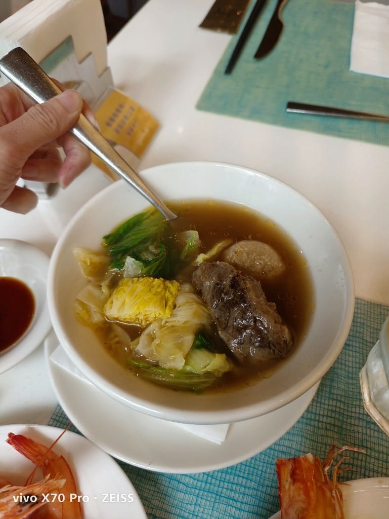 【台北吃到飽】美福彩匯午餐21訪，金卡會員買一送一