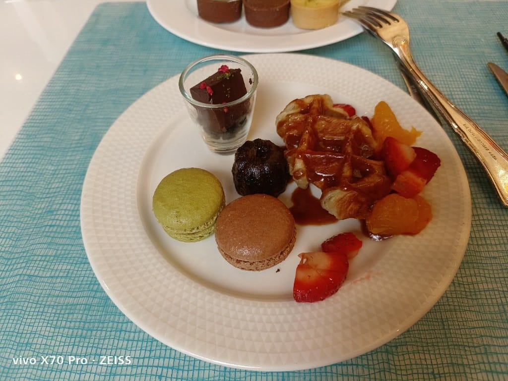 【台北吃到飽】美福彩匯午餐21訪，金卡會員買一送一