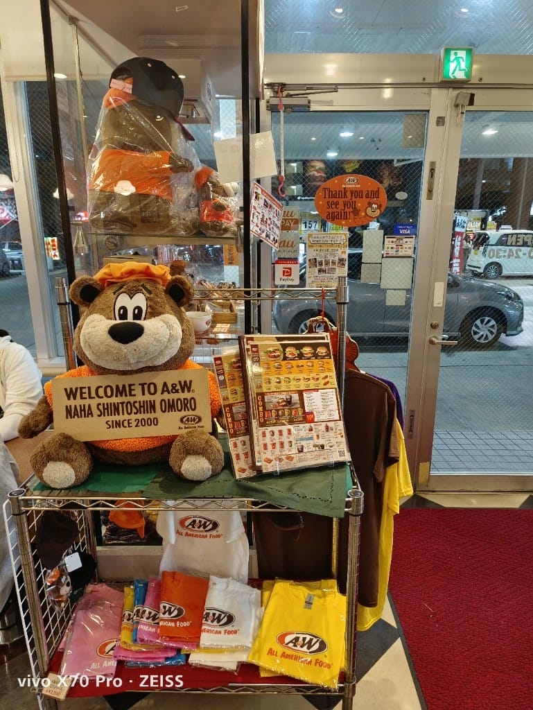 【沖繩美食】AW漢堡那霸新都心店，沖繩必吃的特色風味漢堡！ 20230520