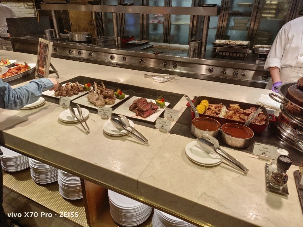 【台北吃到飽】美福彩匯午餐21訪，金卡會員買一送一