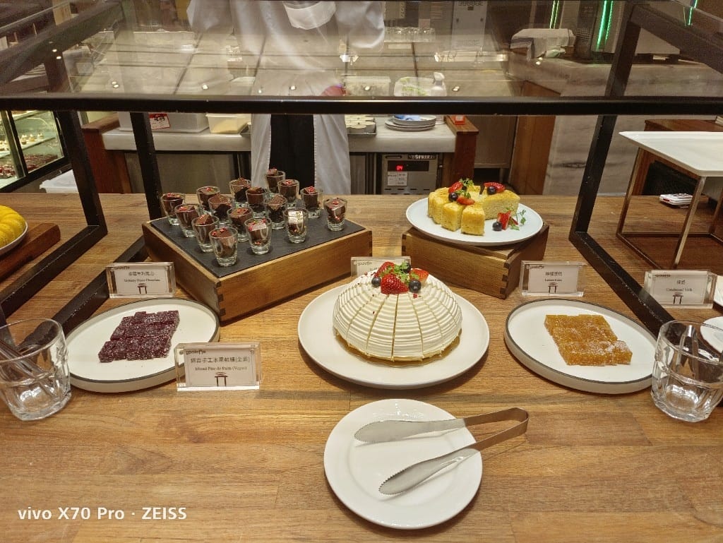 【台北吃到飽】美福彩匯午餐21訪，金卡會員買一送一