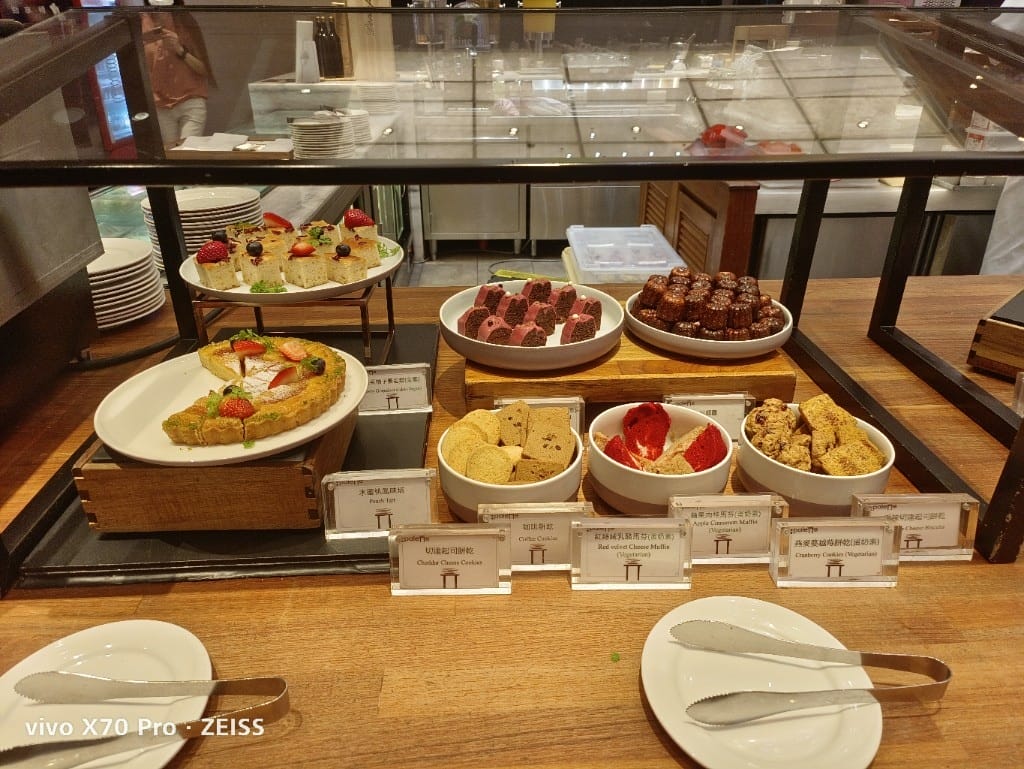 【台北吃到飽】美福彩匯午餐21訪，金卡會員買一送一