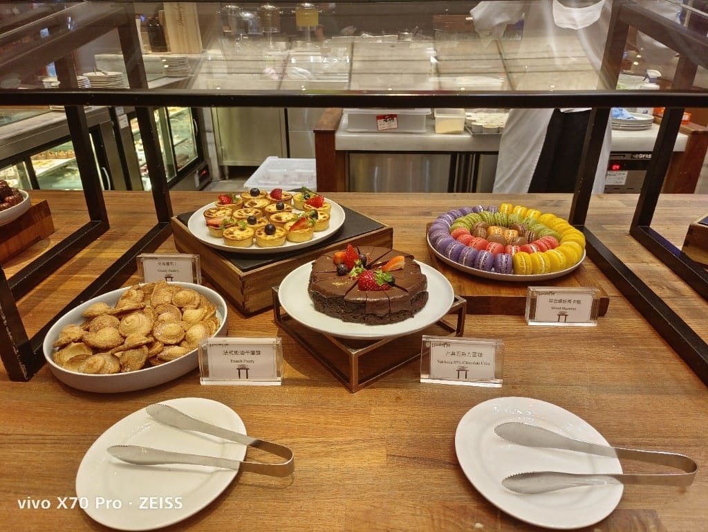 【台北吃到飽】美福彩匯午餐21訪，金卡會員買一送一