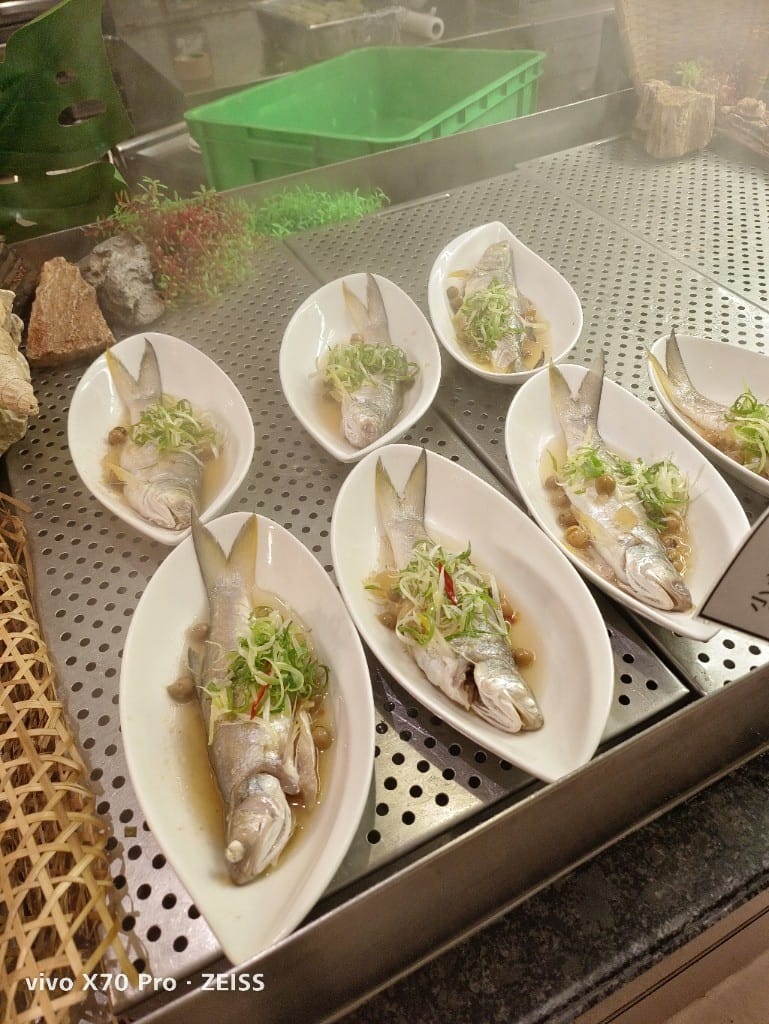 【台北吃到飽】喜來登12廚平日晚餐16訪，用買一送一來松葉蟹吃到飽！！！