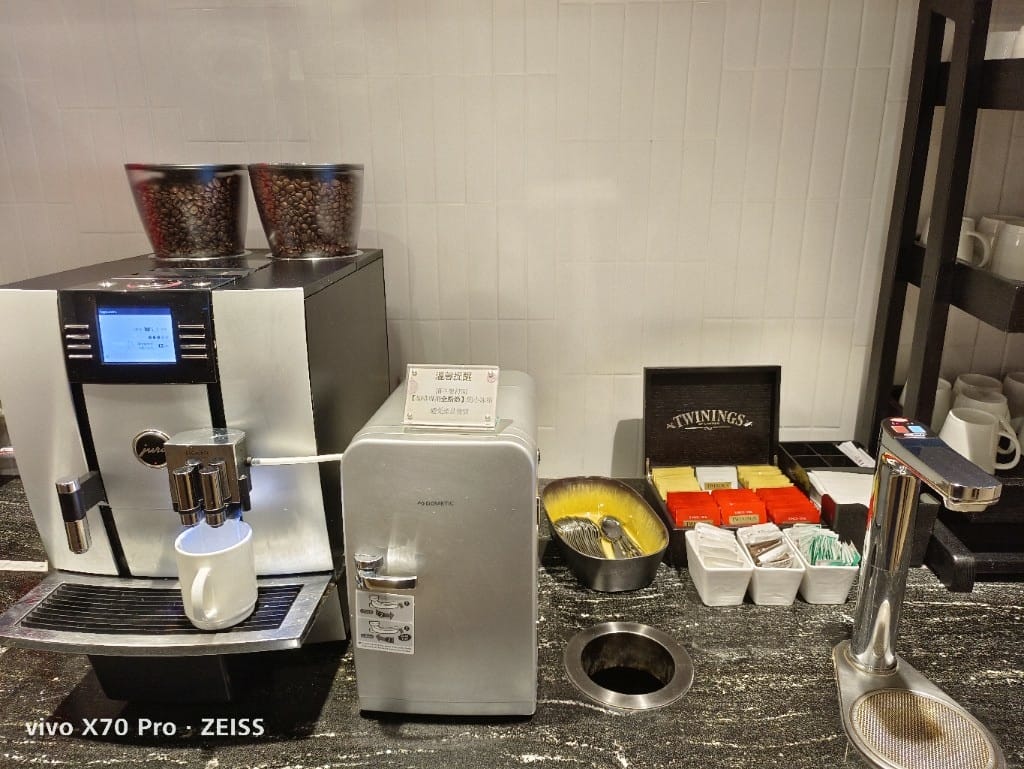 【澳門吃到飽】澳門機場貴賓室，PlazaPremiumLoungeMacau