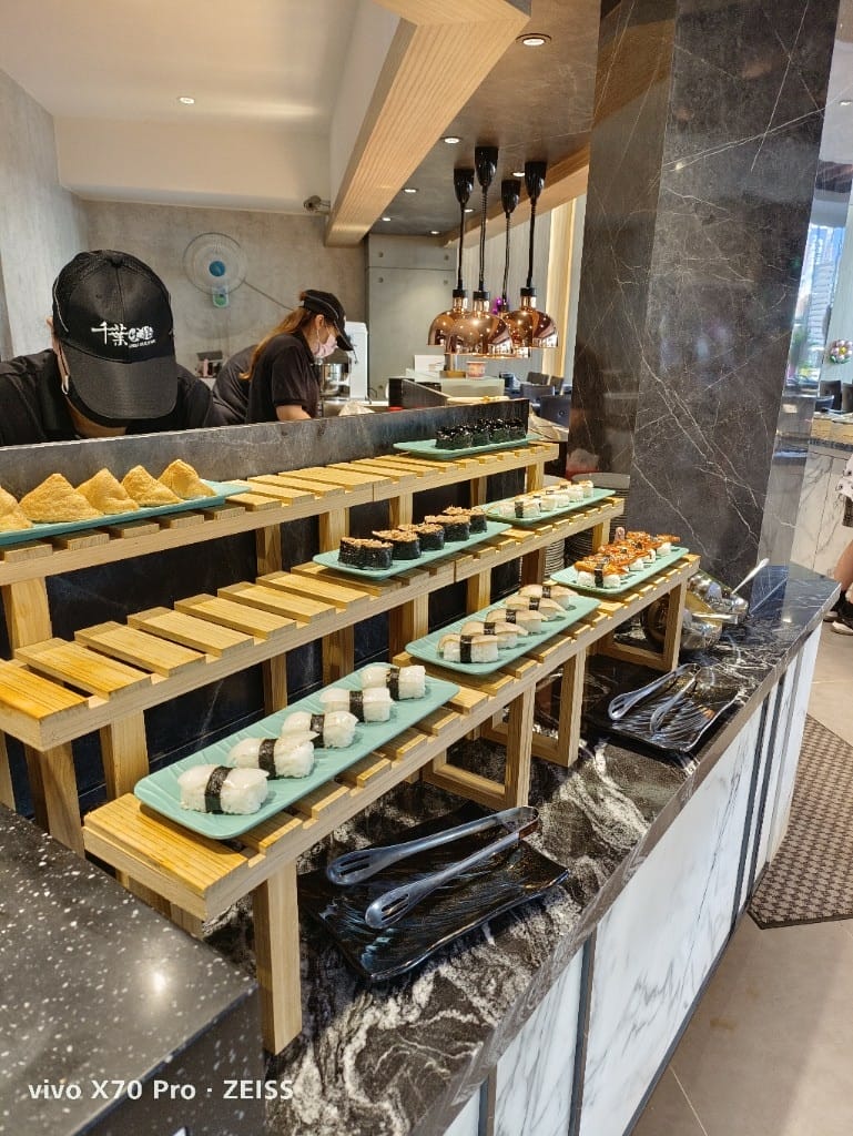 【新莊吃到飽】千葉火鍋中原尊爵館，重新開幕送生蠔，還可免費續會員哦！
