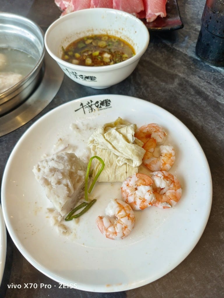 【新莊吃到飽】千葉火鍋中原尊爵館，重新開幕送生蠔，還可免費續會員哦！