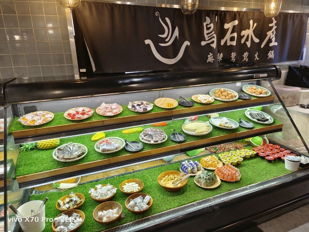 【桃園吃到飽】烏石水產麻辣鴛鴦火鍋家樂福經國店，小蒙牛集團旗下新型火鍋吃到飽！