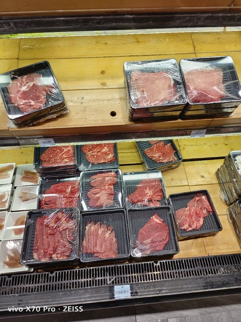 【桃園吃到飽】烏石水產麻辣鴛鴦火鍋家樂福經國店，小蒙牛集團旗下新型火鍋吃到飽！