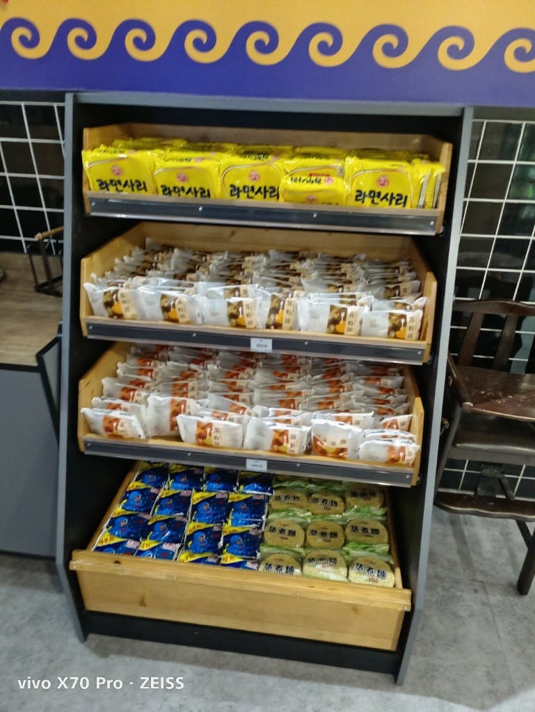 【桃園吃到飽】烏石水產麻辣鴛鴦火鍋家樂福經國店，小蒙牛集團旗下新型火鍋吃到飽！