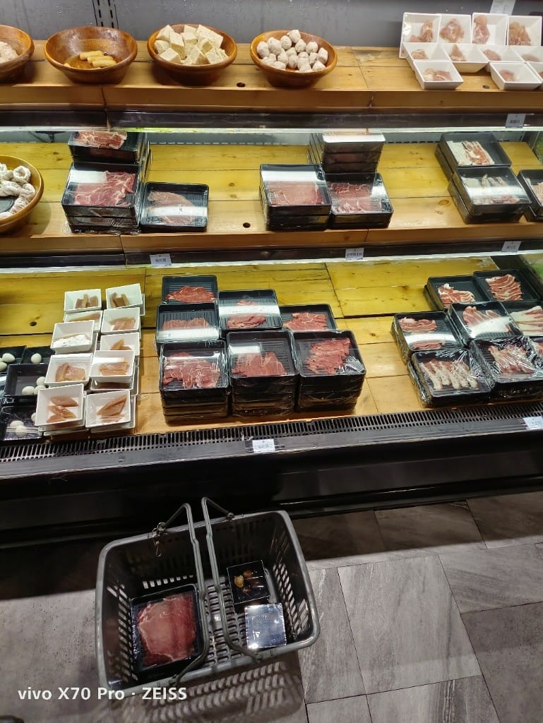 【桃園吃到飽】烏石水產麻辣鴛鴦火鍋家樂福經國店，小蒙牛集團旗下新型火鍋吃到飽！