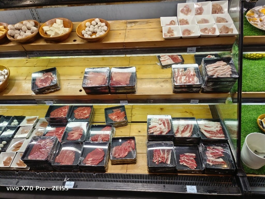 【桃園吃到飽】烏石水產麻辣鴛鴦火鍋家樂福經國店，小蒙牛集團旗下新型火鍋吃到飽！