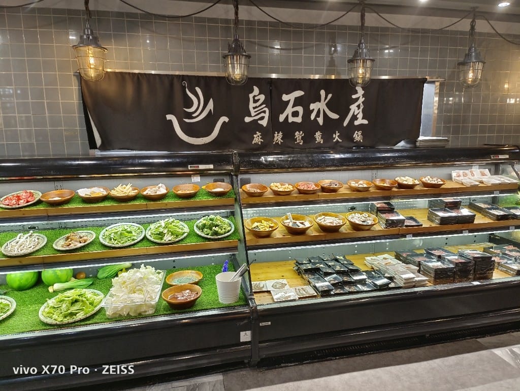 【桃園吃到飽】烏石水產麻辣鴛鴦火鍋家樂福經國店，小蒙牛集團旗下新型火鍋吃到飽！