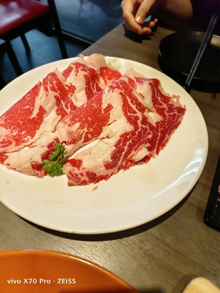 【桃園吃到飽】大漠紅頂級蒙古鍋桃園店，食材水準不輸單點店的火鍋吃到飽