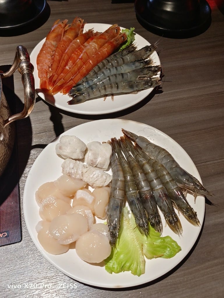 【桃園吃到飽】大漠紅頂級蒙古鍋桃園店，食材水準不輸單點店的火鍋吃到飽