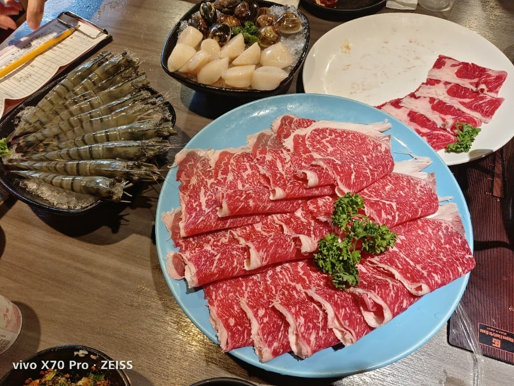 【桃園吃到飽】大漠紅頂級蒙古鍋桃園店，食材水準不輸單點店的火鍋吃到飽
