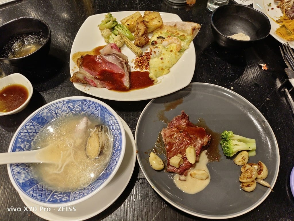【台北吃到飽】探索廚房平日晚餐19訪，松葉蟹腳吃到飽❤️