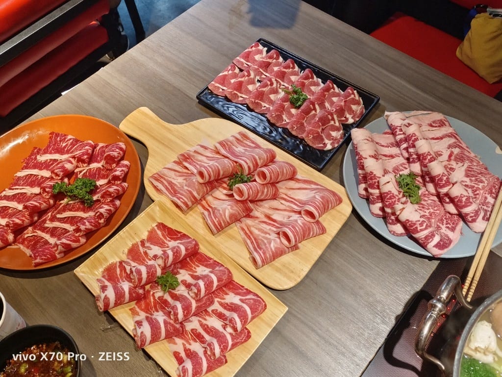 【桃園吃到飽】大漠紅頂級蒙古鍋桃園店，食材水準不輸單點店的火鍋吃到飽