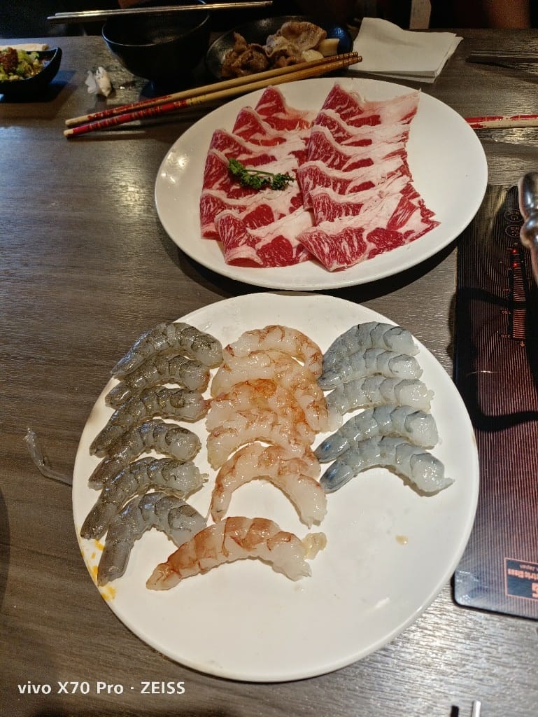 【桃園吃到飽】大漠紅頂級蒙古鍋桃園店，食材水準不輸單點店的火鍋吃到飽