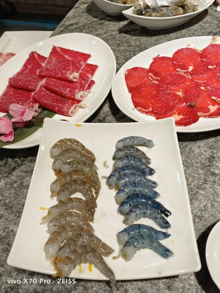 【中和吃到飽】22：02火鍋環球中和店，平日火鍋吃到飽只要$538！