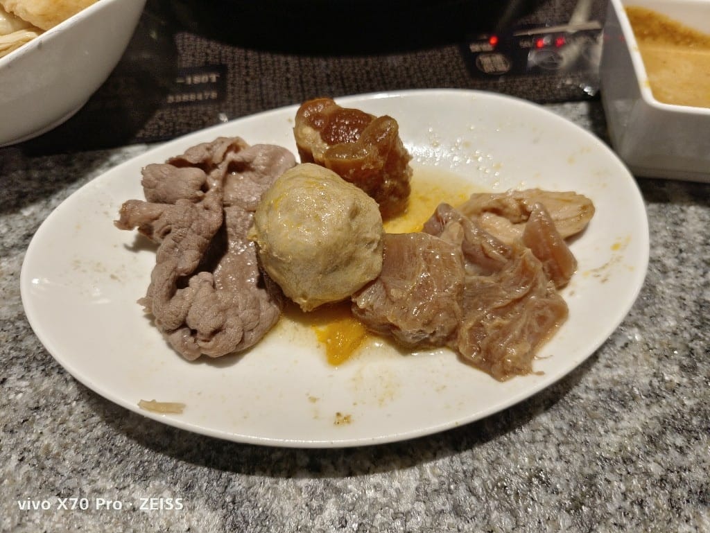 【中和吃到飽】22：02火鍋環球中和店，平日火鍋吃到飽只要$538！