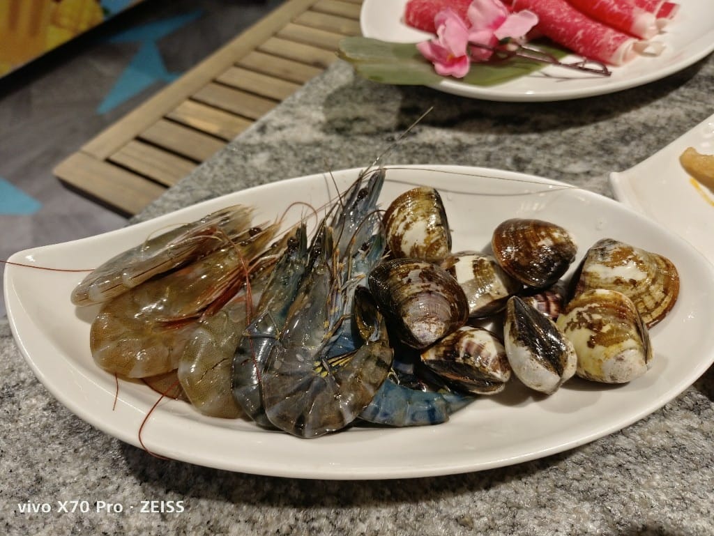 【中和吃到飽】22：02火鍋環球中和店，平日火鍋吃到飽只要$538！