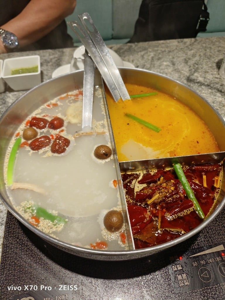 【中和吃到飽】22：02火鍋環球中和店，平日火鍋吃到飽只要$538！