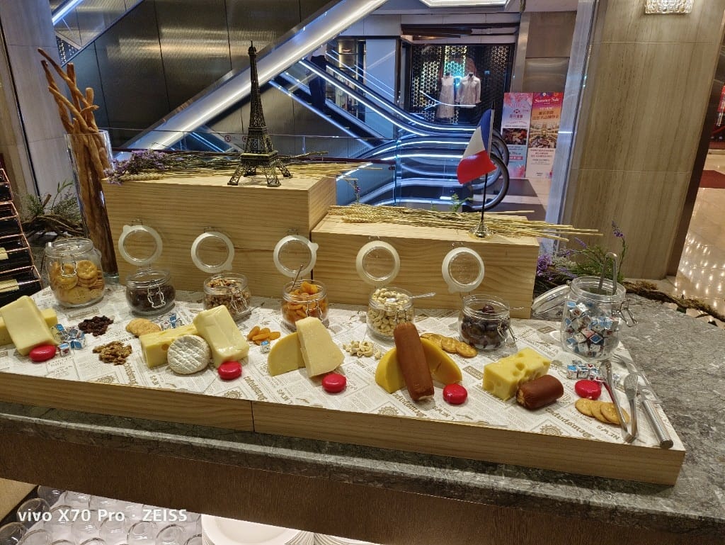 【台北吃到飽】台北福華大飯店彩虹座RainbowTerrace，全台首見的法菜吃到飽🤩