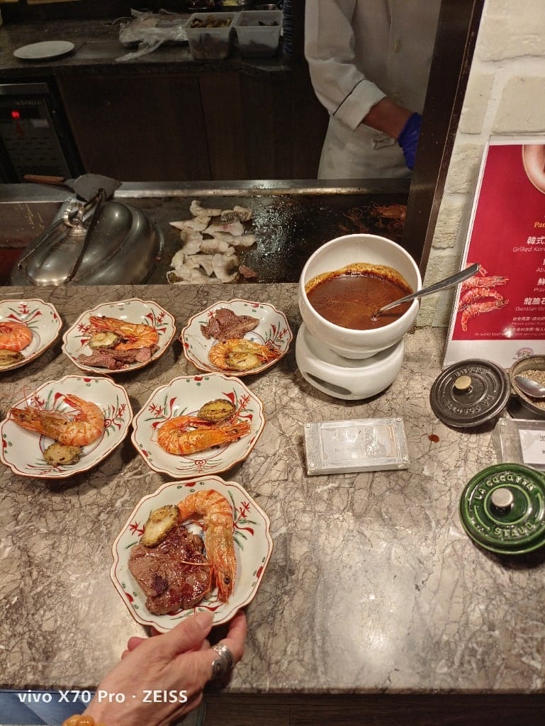 【台北吃到飽】台北福華大飯店彩虹座RainbowTerrace，全台首見的法菜吃到飽🤩