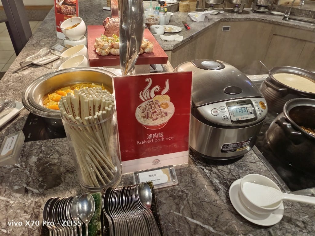 【台北吃到飽】台北福華大飯店彩虹座RainbowTerrace，全台首見的法菜吃到飽🤩