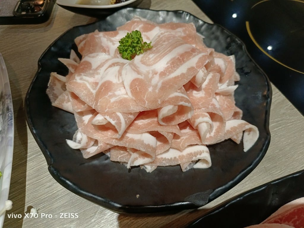 【新莊吃到飽】築間幸福鍋物新莊中悅廣場店，平價好吃的鍋物吃到飽！
