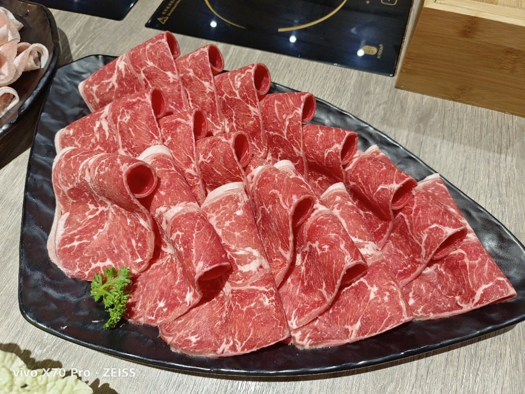 【新莊吃到飽】築間幸福鍋物新莊中悅廣場店，平價好吃的鍋物吃到飽！