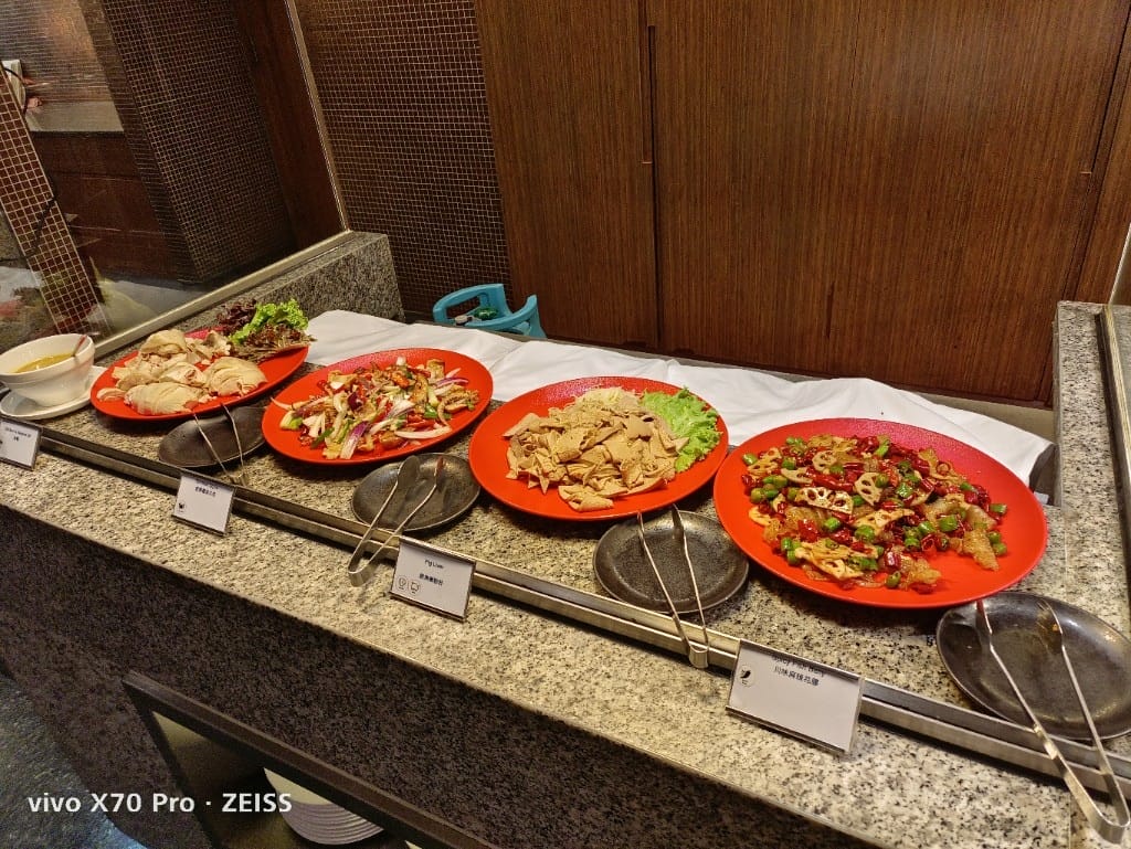 【新竹吃到飽】盛宴自助餐廳，海鮮天堂龍蝦&干貝大自由❤️