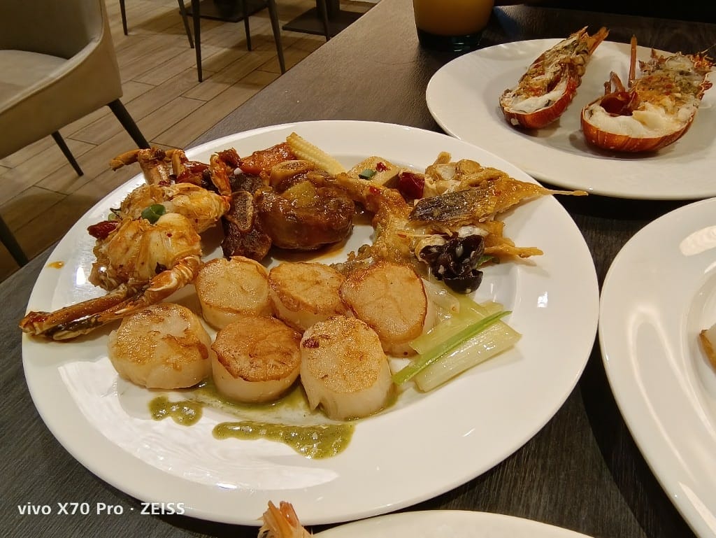【新竹吃到飽】盛宴自助餐廳，海鮮天堂龍蝦&干貝大自由❤️